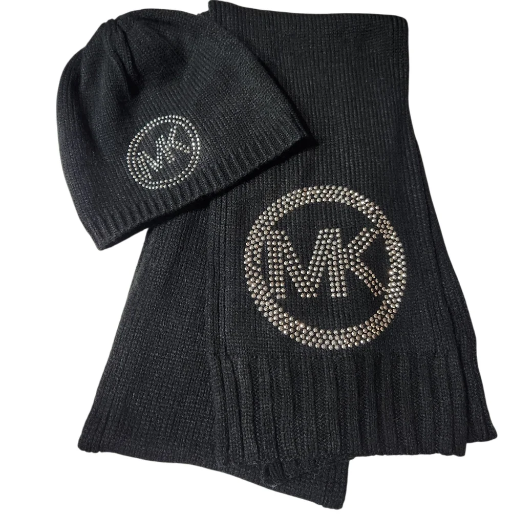 NWOT Michael Kors Mirror Stud Black Knit Beanie & Scarf Set